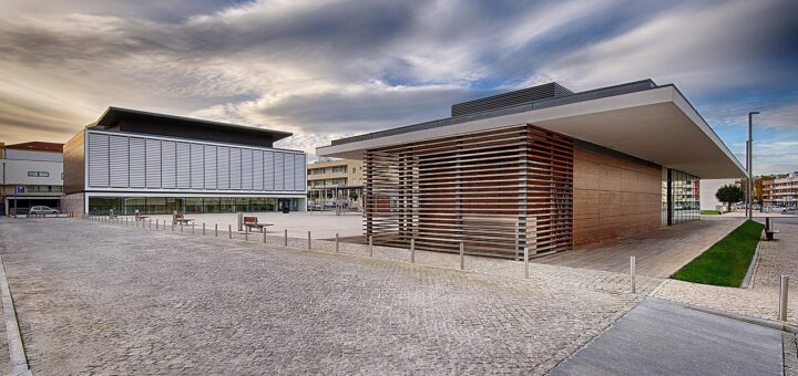 square youth, anadia, domus, building proximity