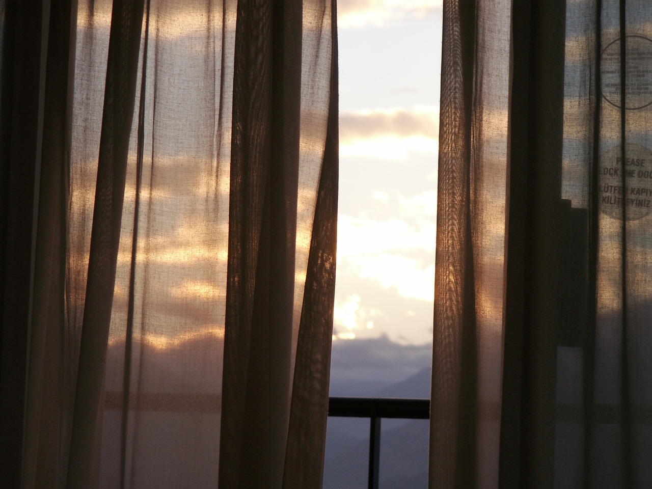 Balcony View Hotel Balcony - Sh1ra / Pixabay