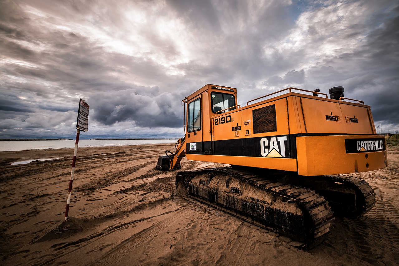 Beach Sand Machinery Sea Shore  - Chikilino / Pixabay