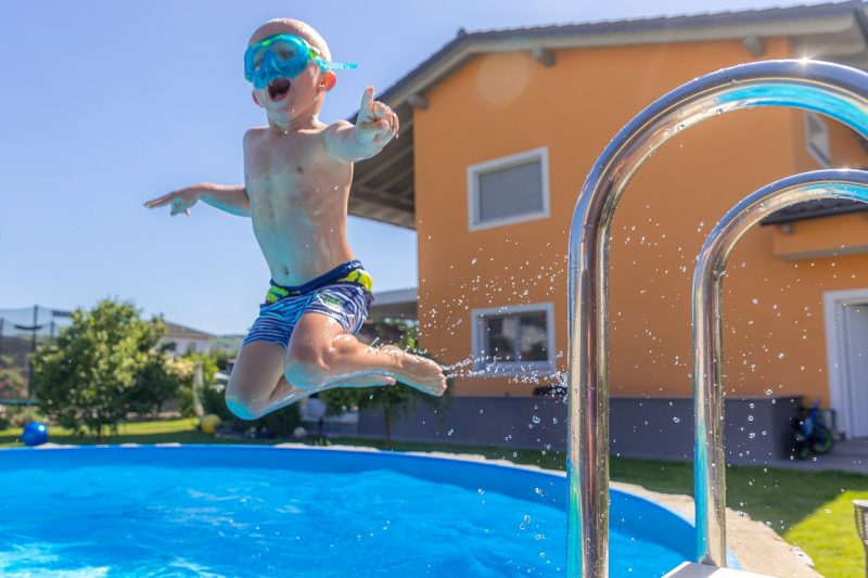 Child Pool Jump Water Summer Fun - Kollinger / Pixabay