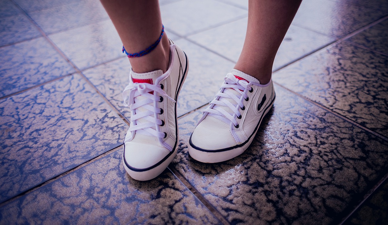 Feet Floor Shoes Footprint Tread  - AndreCrespoG / Pixabay
