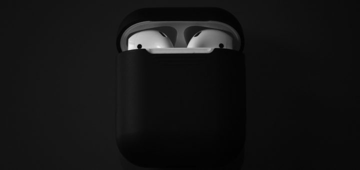 Headphones Wireless Apple Airpods  - Valentin_Photography / Pixabay