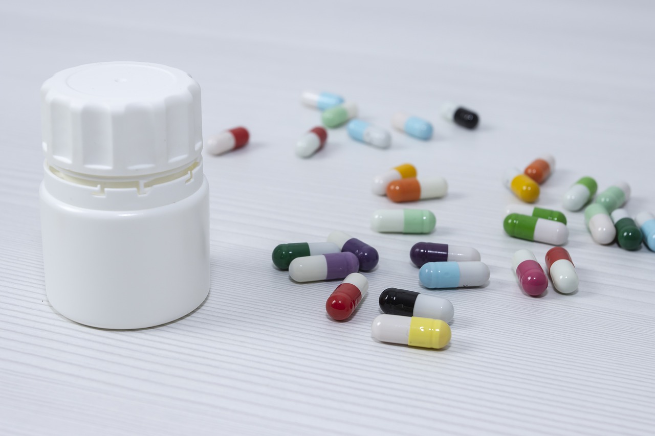 Medicine Pills Tablets Capsules  - AVAKAphoto / Pixabay