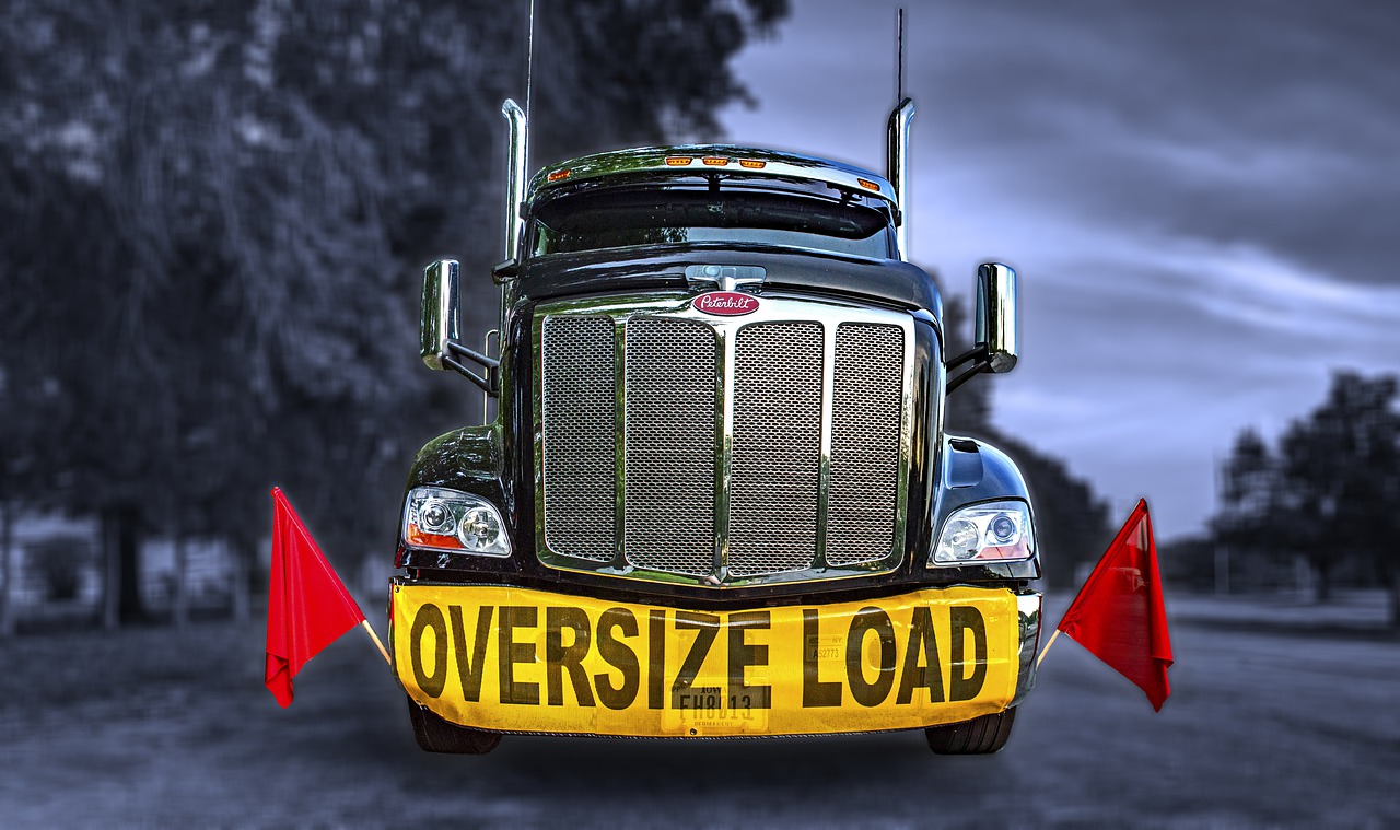 Oversize Load Oversized Load  - royharryman / Pixabay