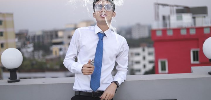 Smoking Boy Smoking Picture   - robiulislampailot / Pixabay