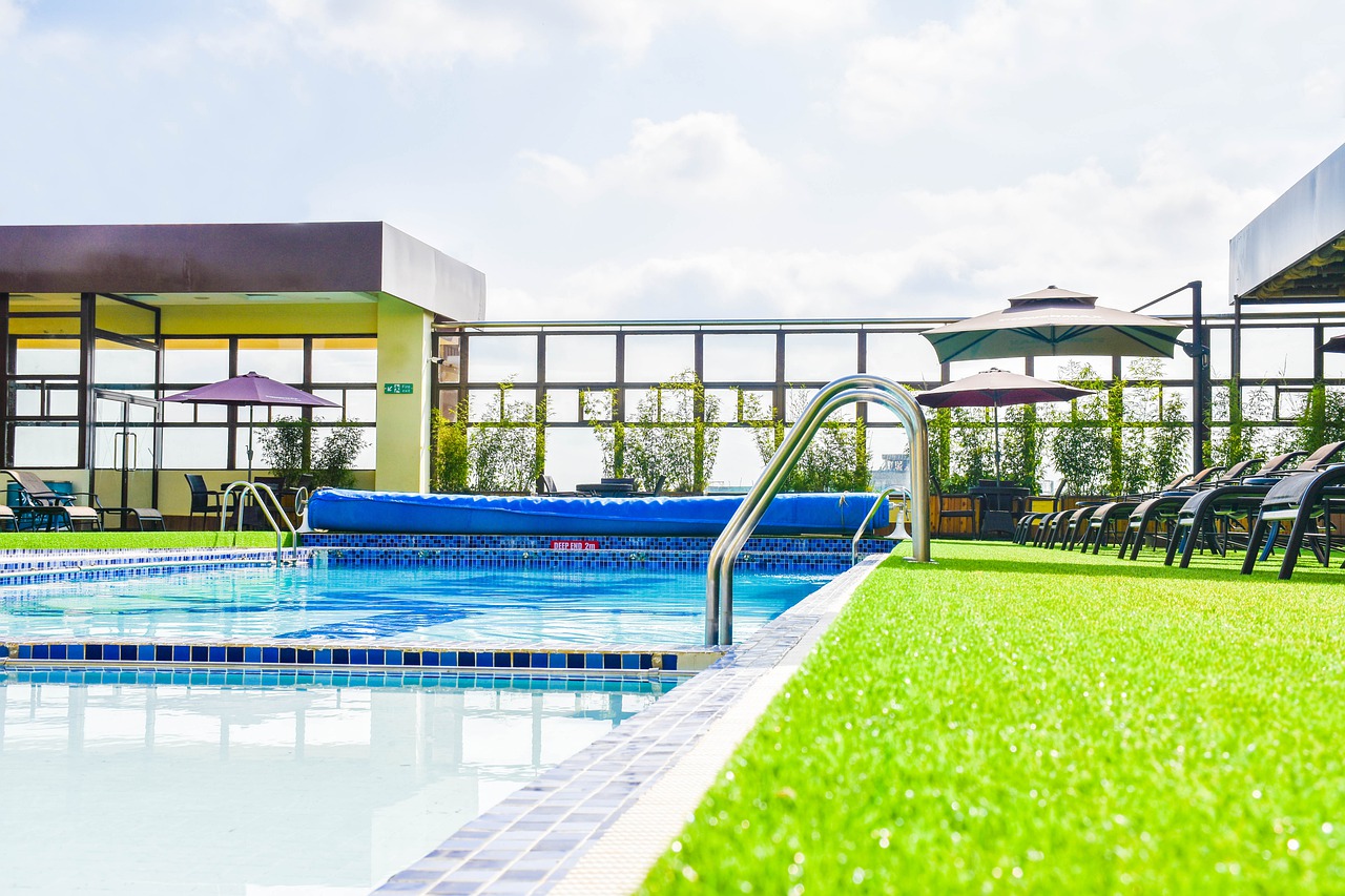 Swimming Pool Pool Resort  - bikonaya / Pixabay